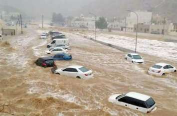 Oman: 6 people missing from same family in Maharashtra after floods erupted ओमान: बादल फटने के बाद बाढ़ ने मचाही तबाही, महाराष्ट्र के एक ही परिवार के 6 लोग लापता