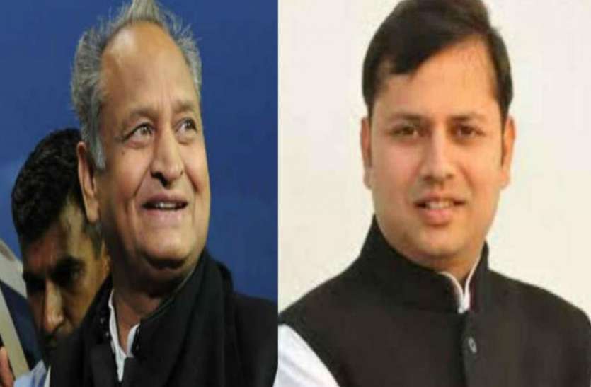 Gajendra singh shekhawat Leading over INC Viabhav Gehlot in Jodhpur प्रदेश में फिर चला मोदी 'मैजिक', गहलोत अपने गढ़ में ही नहीं बचा पाए अपना 'वैभव'