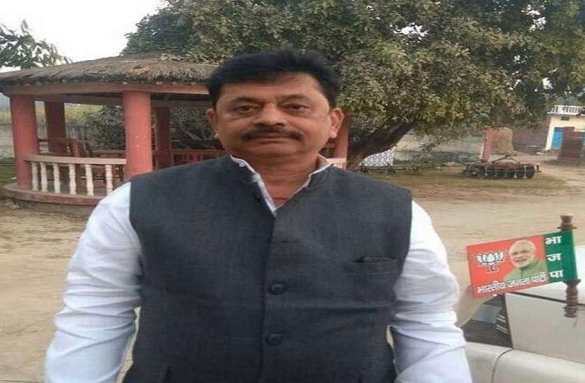 up news कुशीनगर लोकसभा सीट पर भाजपा के विजय दूबे 2 लाख 35 हजार वोटों से आगे