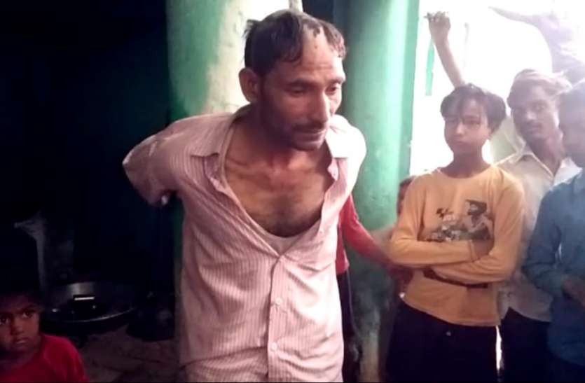 Youth Beaten रिश्तेदारों को ठगता था, पकड़ा गया और दी ऐसी सजा कि जिन्दगी भर रखेगा याद, देखें वीडियो
