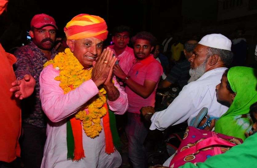 Parcuni Shop to Parliament परचुनी की दुकान से संसद तक का सफर