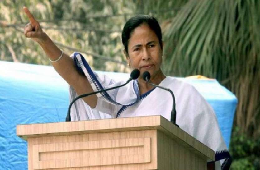 kolkata West Bengal बंगालः हार से बौखलाई ममता बनर्जी, इस विधाय़क को पार्टी से किया निलंबित