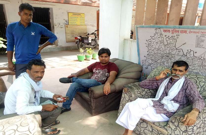 Armed robbers made the Bolero driver hostage हथियारबंद बदमाशों ने पहले बोलेरो चालक को बंधक बनाया, फिर दिया इस घटना को अंजाम