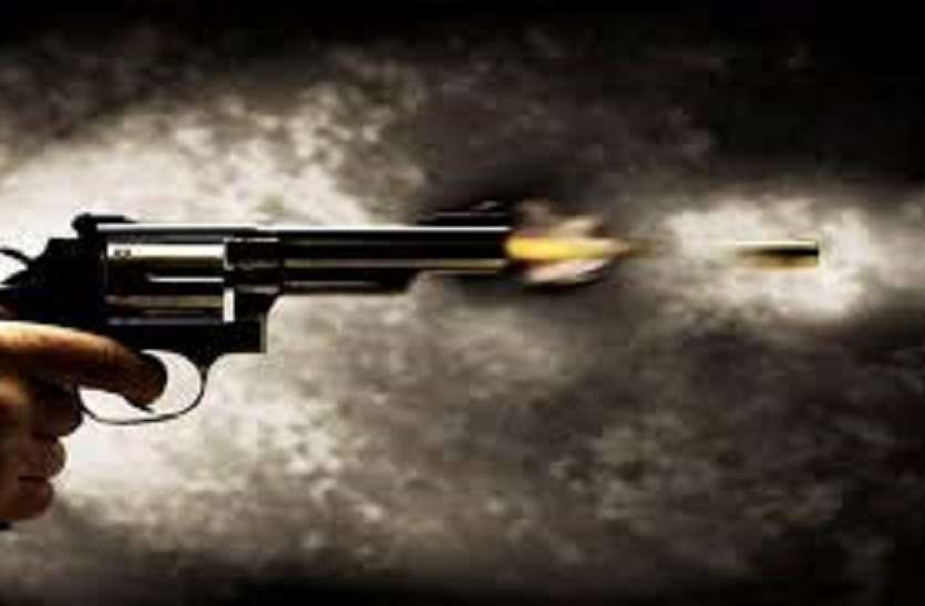 crime news बैनामा के विवाद में तहसील गेट पर चली गोली, एक घायल