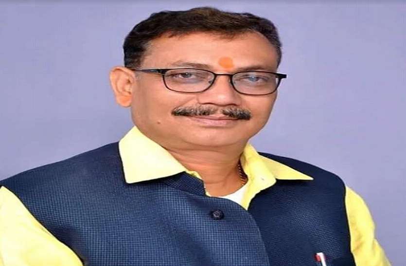Leaders put their reputation on hold for menka gandhi मेनका गांधी को जिताने के लिए इन दिग्गज नेताओं ने अपनी प्रतिष्ठा लगाई दाव पर, विपक्ष को दिखाई हार