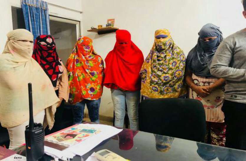 crime news पुलिस ने अचानक होटल में मारी रेड तो नजारा देख फटी रह गई आंखे, 7 जोड़े सहित एक युवती मिली संदिग्ध हालत में....