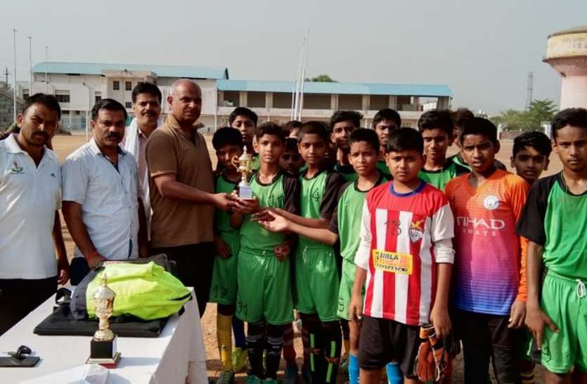 Eastern Region Inter District Foobball Tournament सिंगरौली की टीम रही चैम्पियन