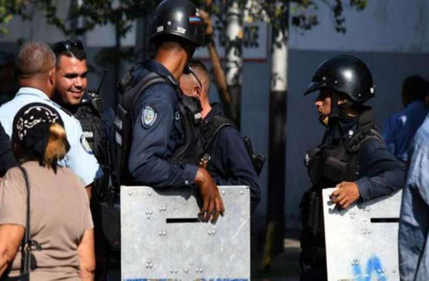 defence वेनेजुएला: जेल में कैदियों और सुरक्षाकर्मियों के बीच झड़प, 29 की मौत