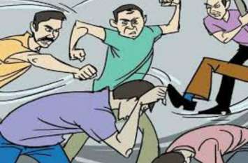when DM got angry and started beating bussinessman जब डीएम साहब को आया गुस्सा और करने लगे पिटाई...
