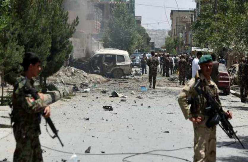 blast अफगानिस्तान: मंत्रालय के कर्मचारियों की बस पर आईईडी से धमाका, 10 लोग घायल