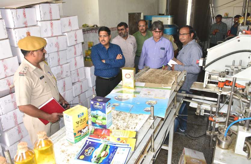 10 qt seized counterfeit ghee in bikaner बीकानेर में घी फैक्ट्री पर छापा, 10 क्विंटल नकली घी जब्त