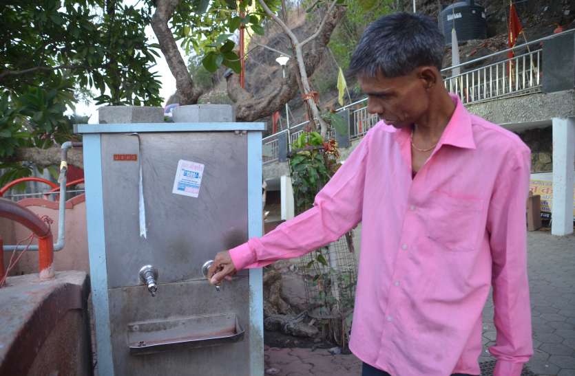dewas अफसरों की उदासीनता से बिगड़ रही माता टेकरी की व्यवस्थाएं