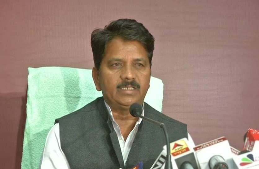 home minister bala bachchan 5 साल तक साथ रहेंगे सभी विधायक, विपक्ष फैला रहा भ्रम : गृहमंत्री बाला बच्चन