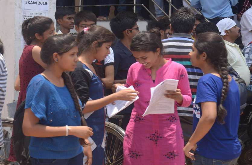JEE Advanced 2019 Exam JEE Advanced 2019: जेईई एडवांस में केमेस्ट्री ईजी, फिजिक्स और मैथ्स ने किया परेशान