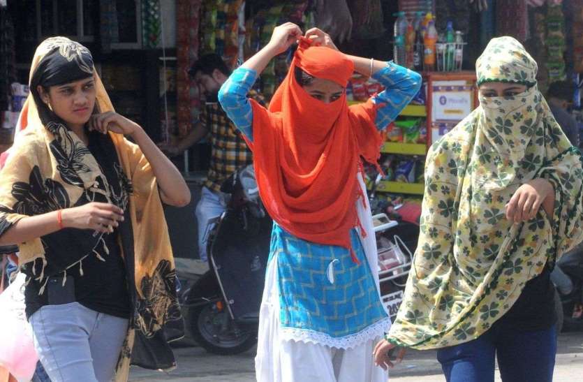 Now the temperature starts falling at night अब रात में होने लगी तापमान में गिरावट