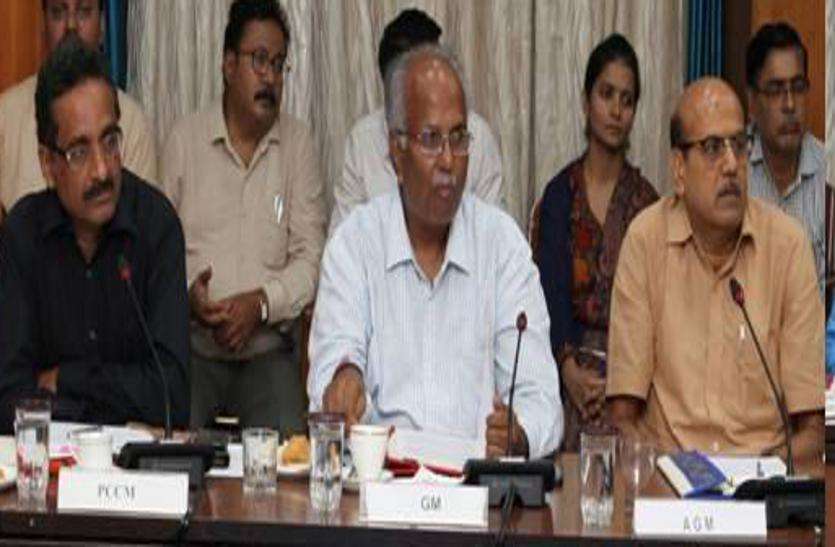 meeting 'गुड्स शेड्स में बढाई जाएंगी सुविधाएं'