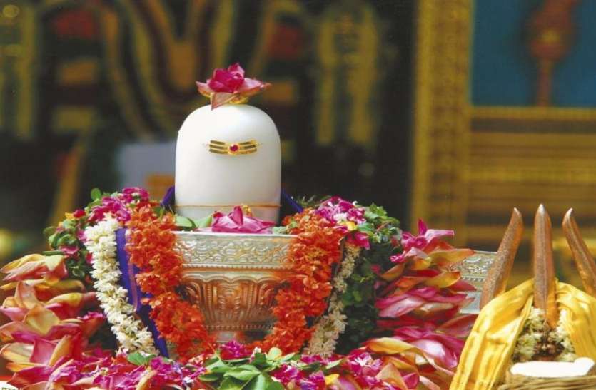 भगवान शंकर की पूजा में करें इन 10 चीजों का इस्तेमाल, हर समस्या को होगा समाधान भगवान शंकर की पूजा में करें इन 10 चीजों का इस्तेमाल, हर समस्या को होगा समाधान