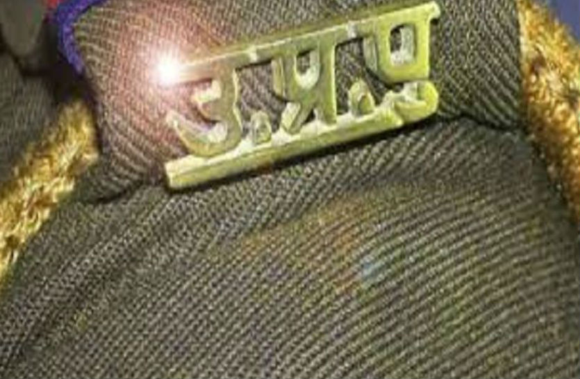 police पुलिस की वर्दी पहनकर निकलते थे तीनों, लोगों के घर पहुंच करते थे यह काम, एक दिन पहुंची असली पुलिस