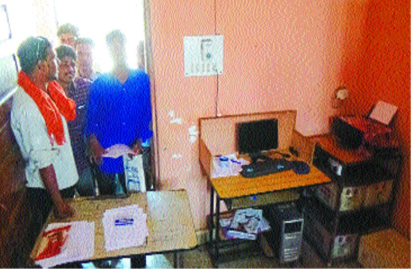 patrika आधार कार्ड बनवाना बन रहा मुसीबत का सबब