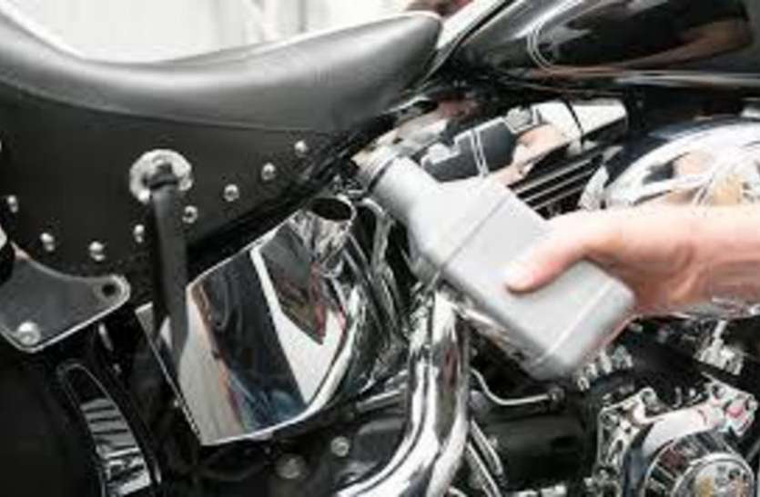 bike mileage बाइक में ये तीन चीज़ें ठीक कर लें, अपने आप बढ़ जाएगा माइलेज