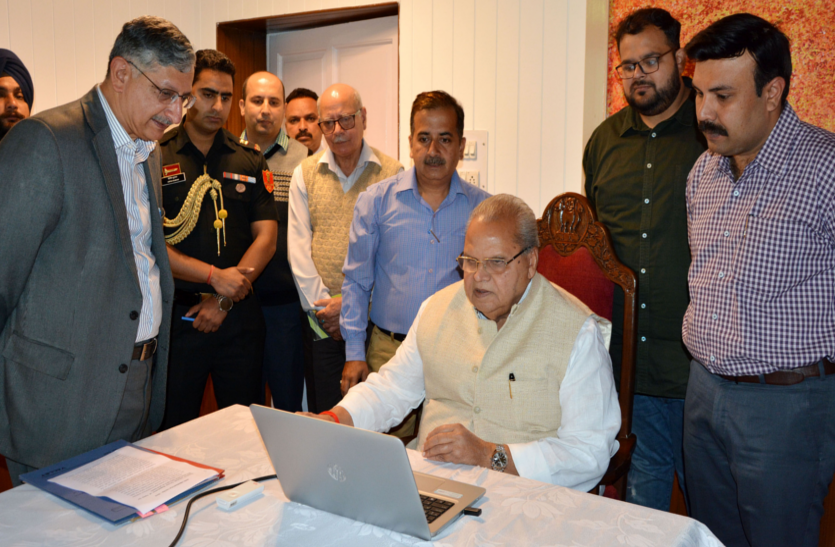 governor अमरनाथ यात्रा पंजीकरण के लिए अब नहीं लगना पड़ेगा लाइन में, भक्त घर बैठे कर सकते हैं ऑनलाइन आवेदन