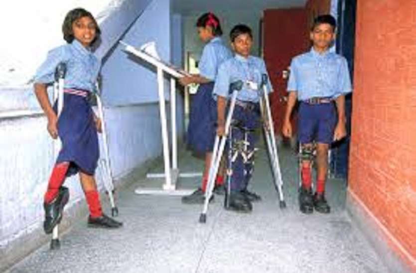 World Disabled Day World Disabled Day: सिर्फ दिखावे के लिए बनी हैं योजानाएं, हकीकत तो कुछ और है...