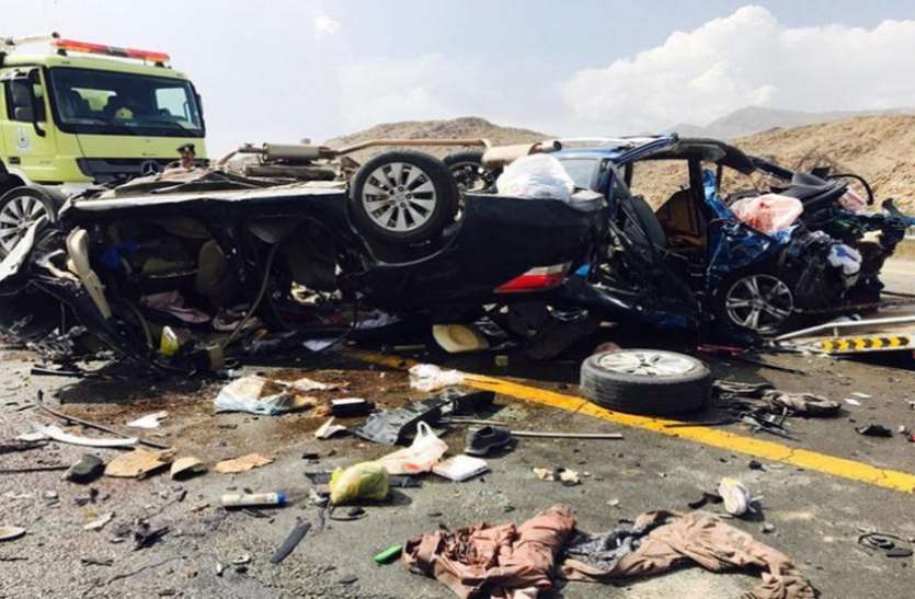 road accident in saudi सऊदी अरब में भीषण सड़क हादसा, दो परिवारों के 8 लोगों की मौत