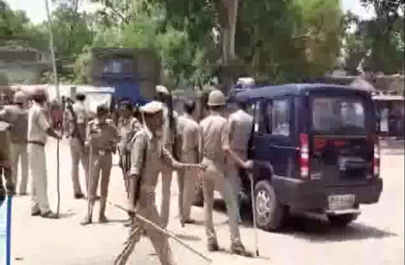 Police Team अवैध कब्जा रोकने गई पुलिस टीम पर दबंगों ने किया हमला, एसओ, तहसीलदार समेत कई घायल