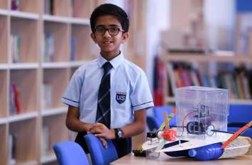 Sainath Manikandan with his plastic-eating robot invention इनके रोबोट्स से समुद्र की होगी सफाई, घटेगी मेहनत