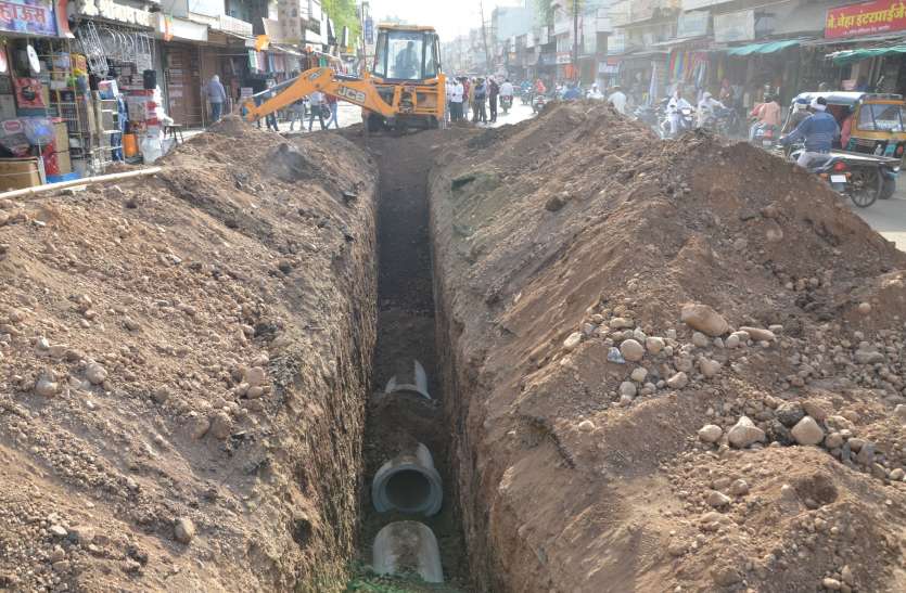 Confusion over PC snail and NPA deal, excavate sewerage in sour 343 करोड़ रुपए के सीवेज नेवटर्क में टूटे-फूटे पाइप का उपयोग, कैसे होगा मजबूत?