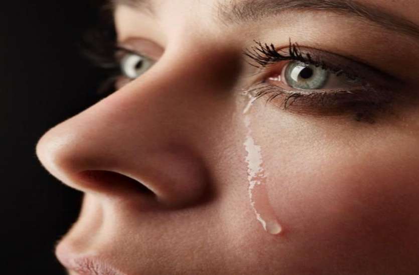 mother क्यों एक मां अपने ही बच्चे की खातिर खा रही है दर दर की ठोकरें