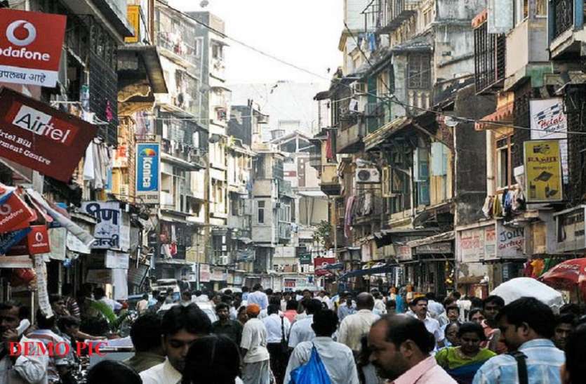 two persons held for dressed as terrorists on mumbai streets मुंबई में घूमते दिखे दो संदिग्ध आतंकवादी, सच सामने आया तो पुलिस के उड़े होश