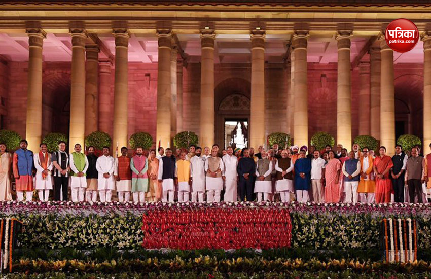 Narendra Modi oath ceremony at president house प्रधानमंत्री मोदी समेत