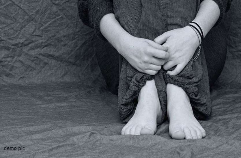 gang rape of woman in bhilai महिला से गैंगरेप मामले में दरिंदों के खिलाफ सामूहिक दुष्कर्म-मारपीट का केस दर्ज, तलाश में जुटी पुलिस