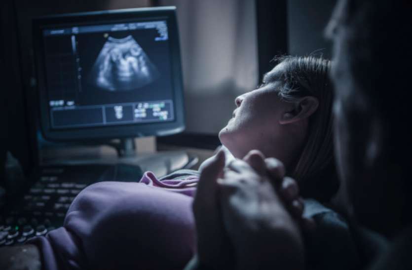 Abortin Law मिसौरी: इस एकमात्र क्लिनिक पर कपल्स करा सकते हैं अबॉर्शन, अदालत ने लाइसेंस रद्द करने पर लगाई रोक
