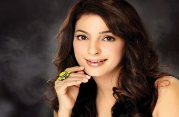 Happy Birthday Juhi Chawla: Know Juhi filmography Happy Birthday Jhui Chawla: डेब्यू फिल्म रही फ्लाप, ‘कयामत से कयामत तक’ से बनी युवा दिलों की धड़कन