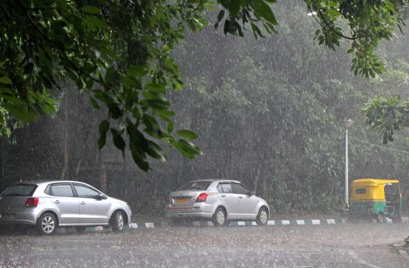 RAIN 'एक बारिश ऐसी भी'... सारी रात जगाती है