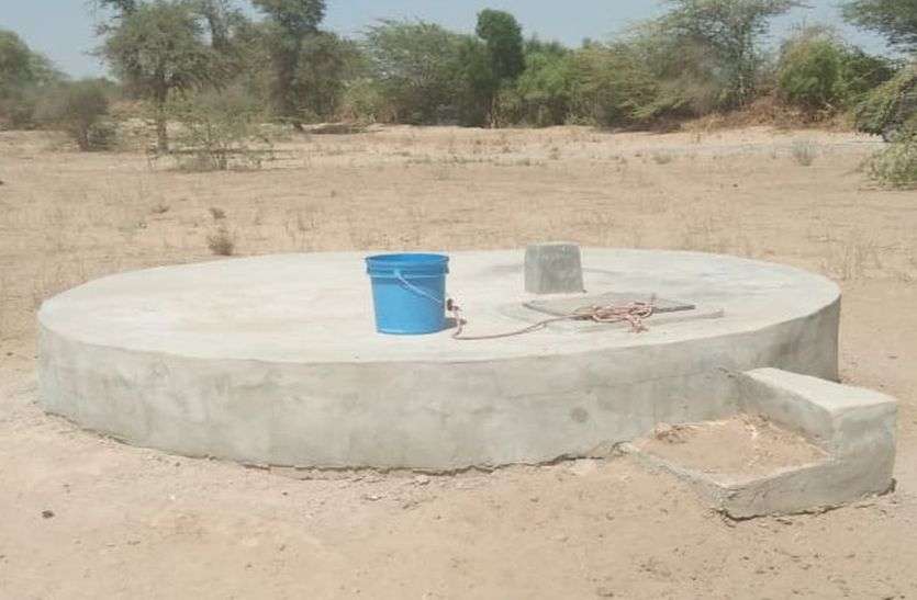 Illegal construction सचिव व सरपंच की ऐसी कारस्तानी, गोचर में टांके बना उठा लिया भगुतान