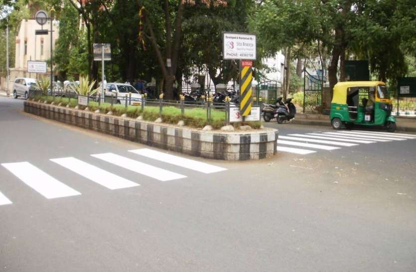 indore सीएम कमलनाथ ने इन अधूरी सडक़ों की मांगी रिपोर्ट, सामने आई ये बाधाएं