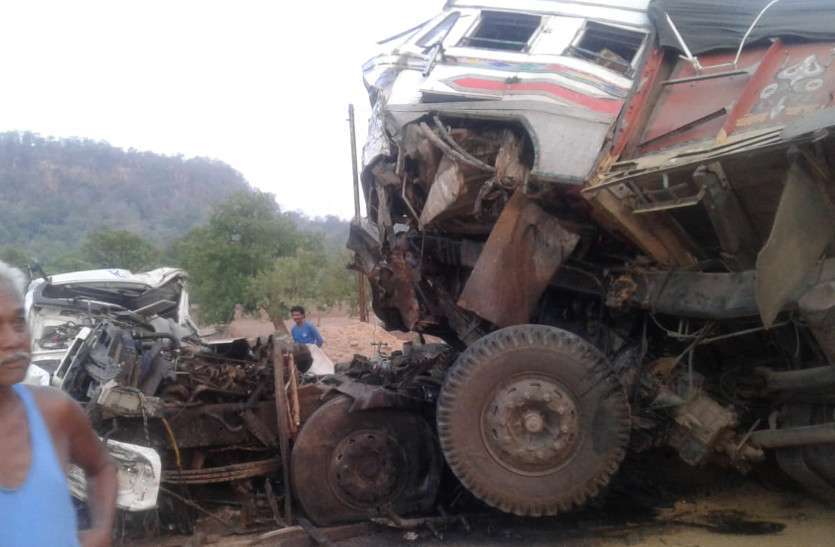 chhattisgarh news Korba: ट्रक ने ट्रेलर को मारी जबरदस्त टक्कर, तीन की मौत, घंटों फंसा रहा ड्राइवर और दो हेल्पर का शव