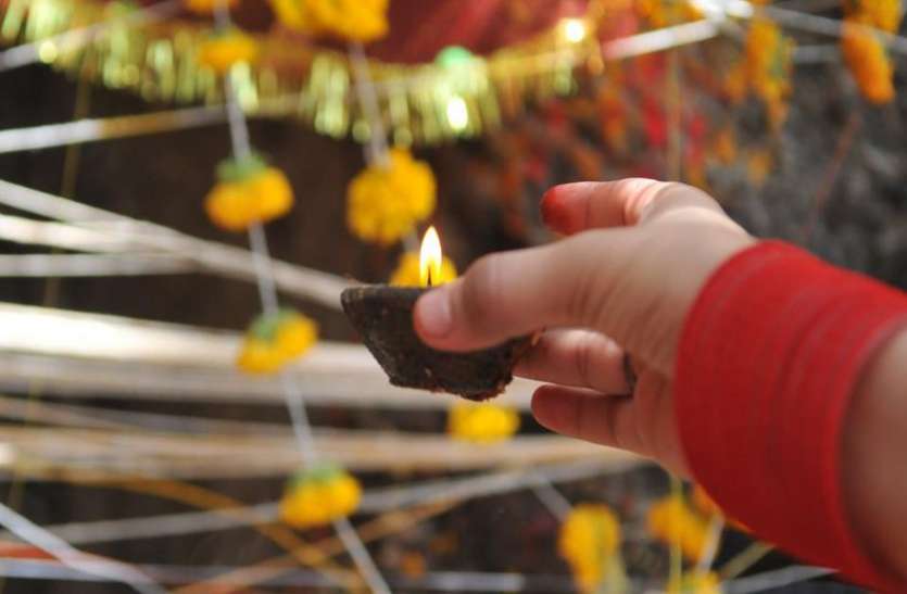 vat savitri vrat वट सावित्री व्रत: वट वृक्ष के नीचे बैठकर पढ़ें पौराणिक कथा, मनोकामनाएं होंगी पूर्ण