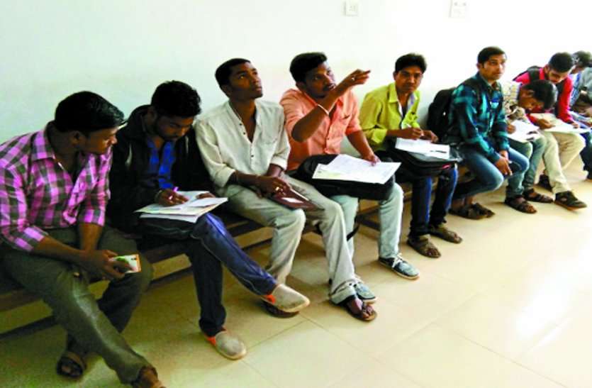 unemployment allowance सरकार ने बेरोजगारों से किया वादा नहीं हुआ पूरा, युवाओं को अब भी भत्ते का इंतजार