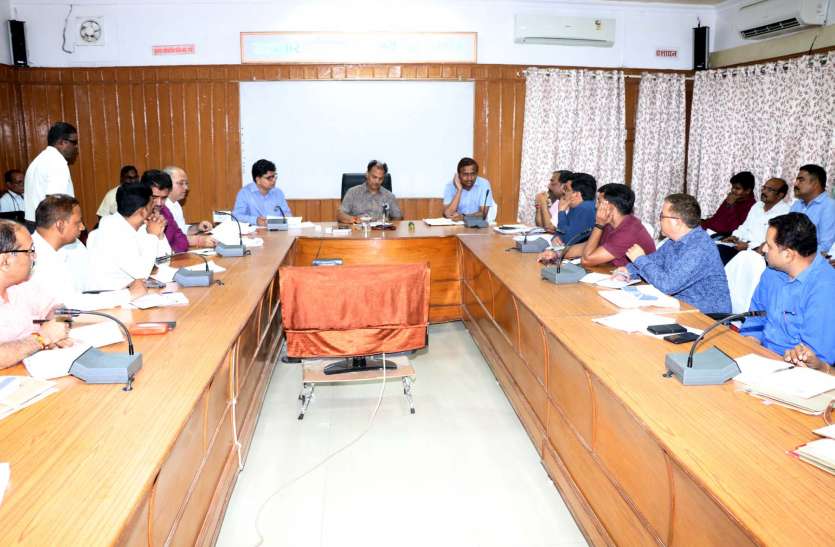 SDM to check scholarship distribution छात्रवृत्ति वितरण की जांच करेंगे एसडीएम, लापरवाही पर जिला पंजीयक को नोटिस
