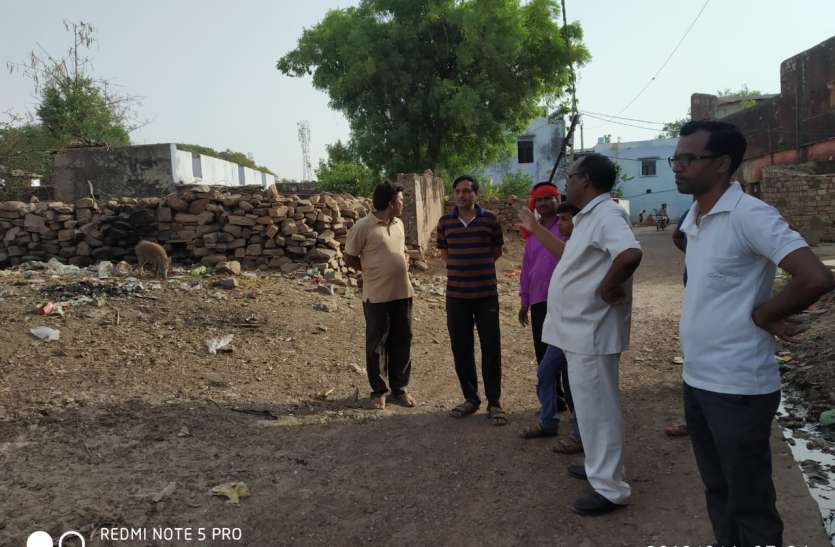 sheopur गंदा पानी, कचरे के ढेर देख नाराज हुए जनपद सीईओ