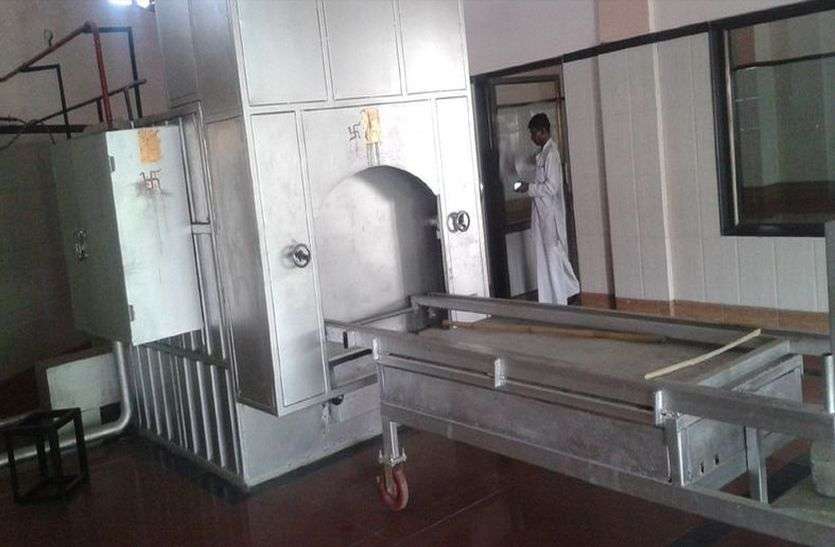 They want their funeral not to be wood पेड़ बचाने की पहल-वे चाहते हैं उनका अंतिम संस्कार लकड़ी नहीं, एलपीजी गैस से हो