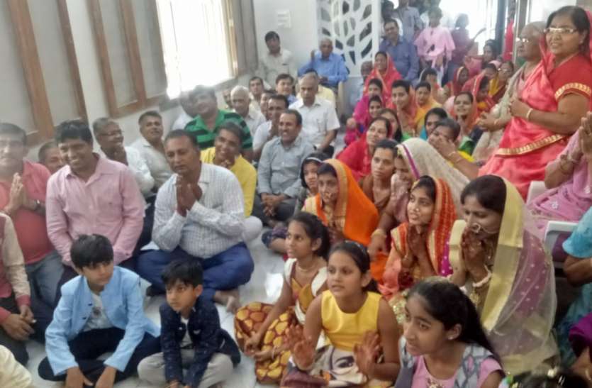 pravachan अपनी व अपनों की चिंता में आत्मा को भूले