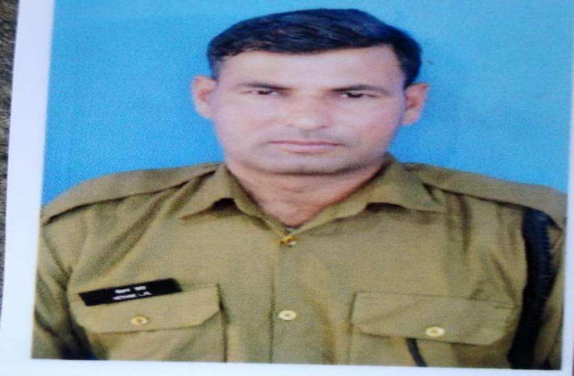 news छुट्टी लेकर घर आए बीएसएफ जवान की लाइसेंसी बंदूक की गोली लगने से हुर्इ मौत, जांच में जुटी पुलिस