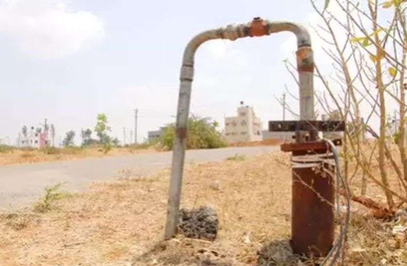More Than 40 Crore Litre Watering From Borewell In Alwar अलवर में बोरवैल से रोज निकाल रहे 40 करोड़ लीटर से अधिक पानी, एक साल से सूख गए 100 से अधिक बोरवैल