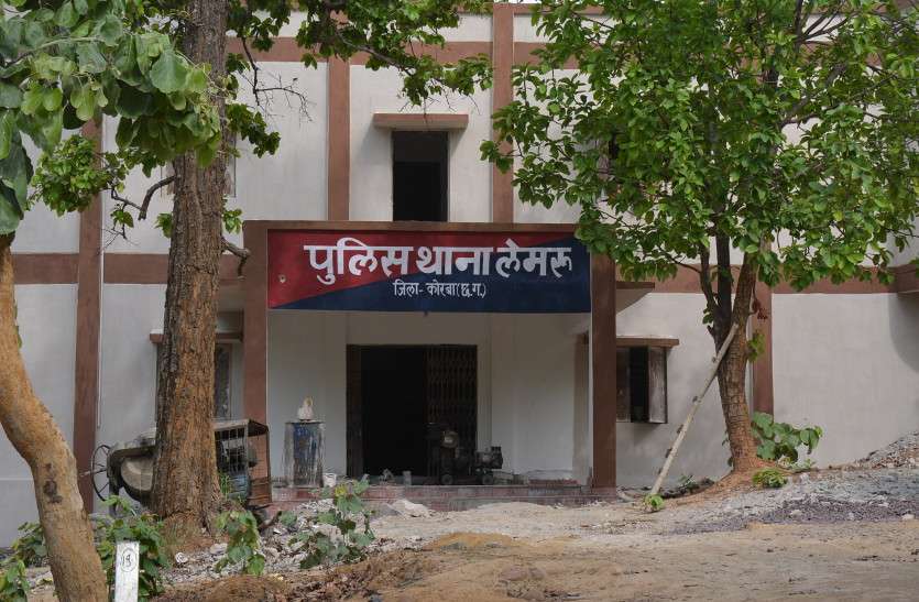 भिक्षु ने मांगा खाना, तो तीन युवकों ने बच्चा चोर कहकर टांगी से कर दी हत्या, फिर ऐसे पकड़े गए आरोपी, पढि़ए खबर... भिक्षु ने मांगा खाना, तो तीन युवकों ने बच्चा चोर कहकर टांगी से कर दी हत्या, फिर ऐसे पकड़े गए आरोपी, पढि़ए खबर...