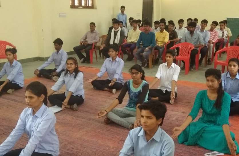 sp जयपुर: छात्र-छात्राओं ने सीखी प्राणायाम की विधियां
